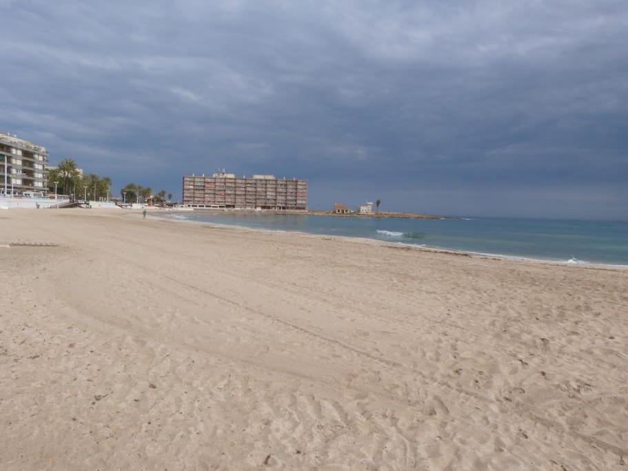 טורבייחה Modern Apartment In Torrevjea 200M From The Loccos Beach מראה חיצוני תמונה