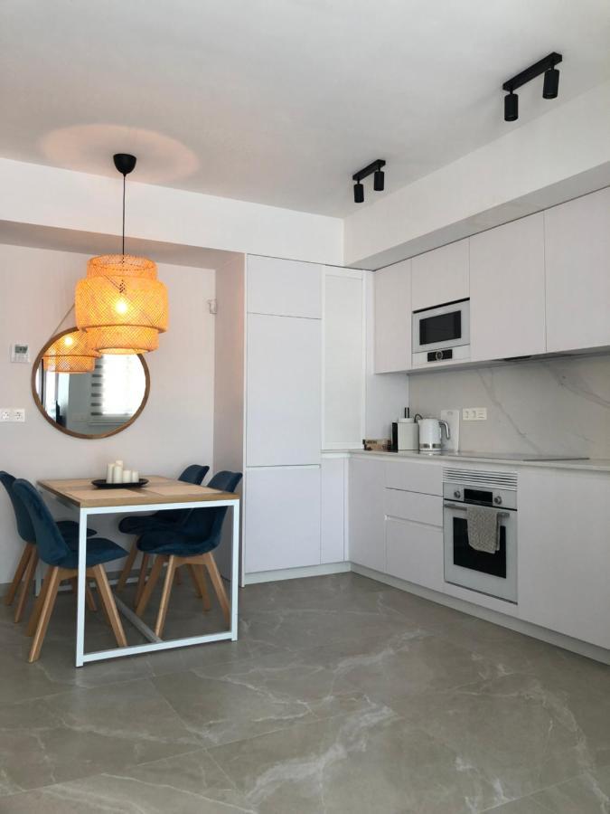 טורבייחה Modern Apartment In Torrevjea 200M From The Loccos Beach מראה חיצוני תמונה